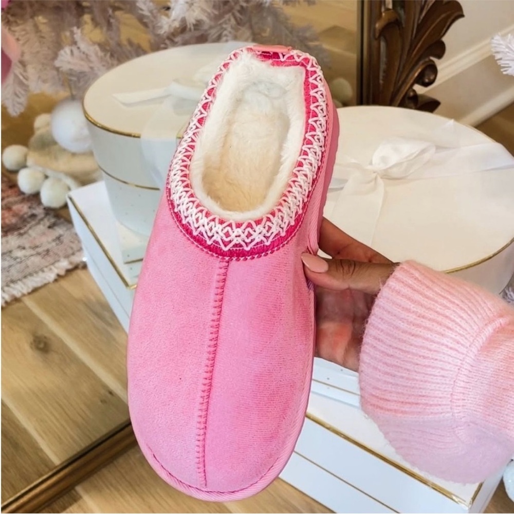 Pink Lily pink Slippers